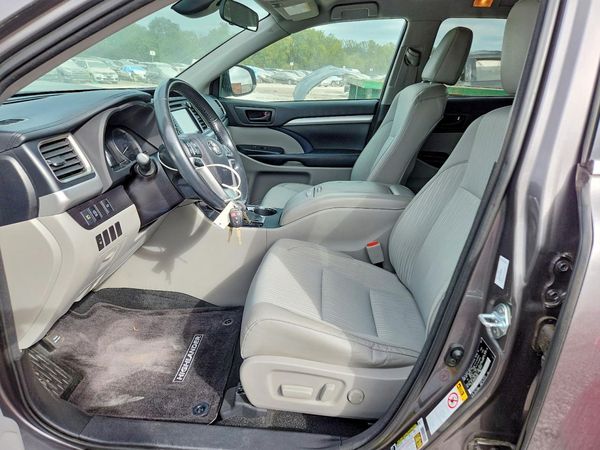 2017 TOYOTA HIGHLANDER LE/LE Plus — DENT