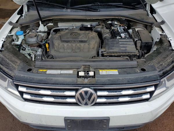 2020 VOLKSWAGEN TIGUAN 4Motion SE, 4Motion SEL — Engine bay
