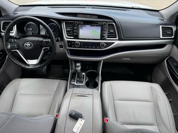 2017 TOYOTA HIGHLANDER