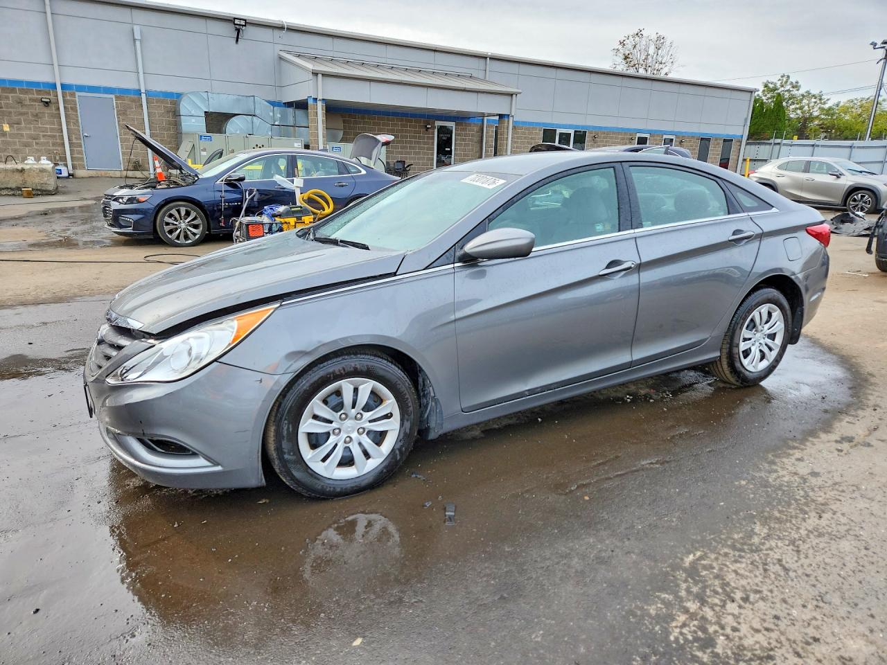 2013 HYUNDAI SONATA GLS/ GLS Popular — Front 3/4