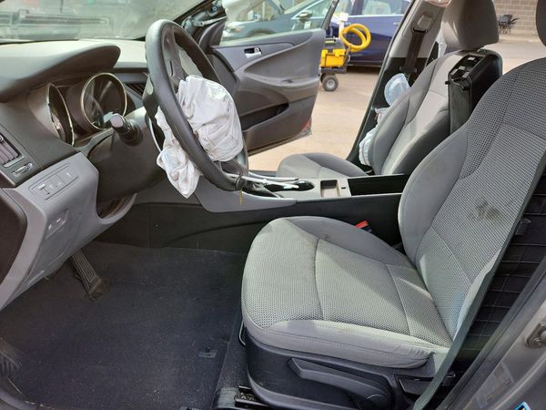 2013 HYUNDAI SONATA GLS/ GLS Popular — DENT