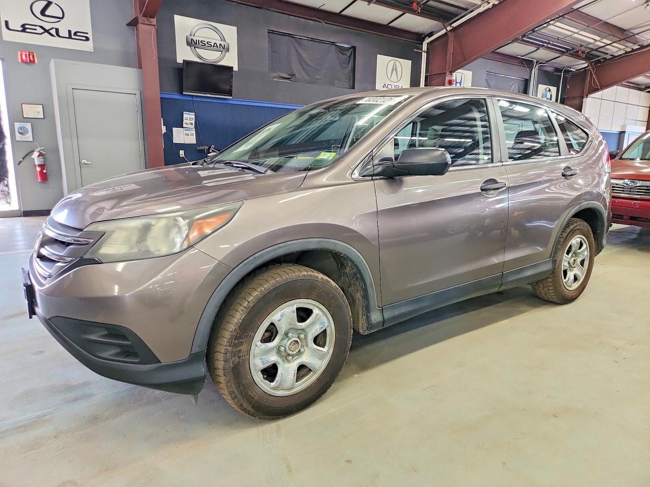 2013 HONDA CRV LX — Front 3/4