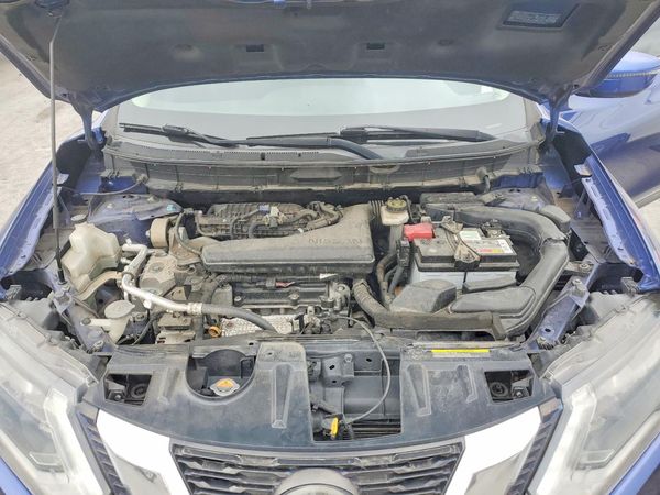2019 NISSAN ROGUE — Engine bay