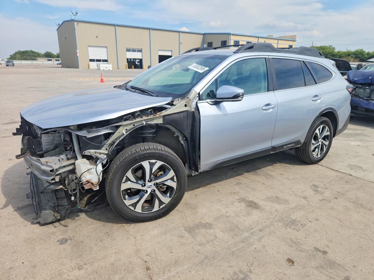 2022 SUBARU OUTBACK Limited — Front 3/4