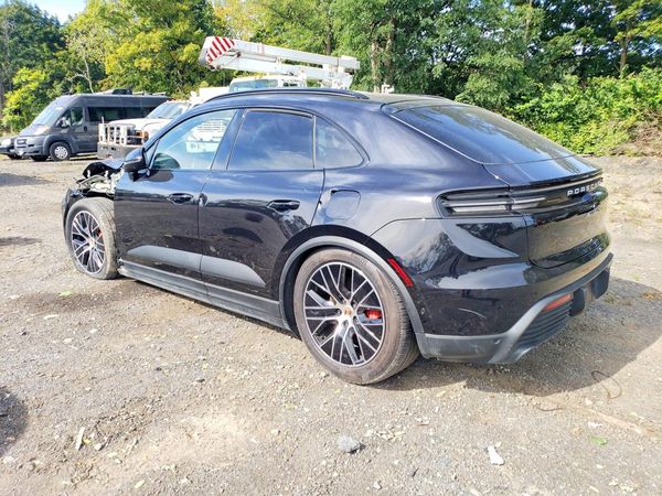 2025 PORSCHE MACAN — DSRA