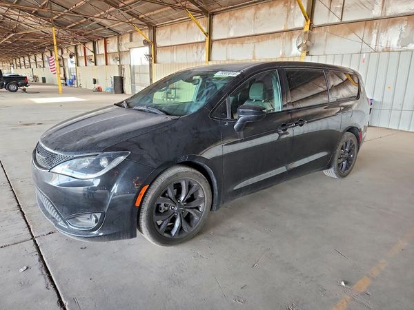 2020 CHRYSLER PACIFICA — DSFA — Front 3/4