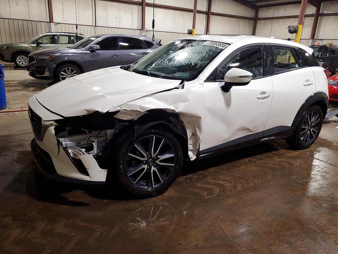 2018 MAZDA CX-3 Touring — Front 3/4