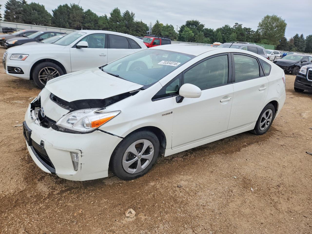 2014 TOYOTA PRIUS — Front 3/4