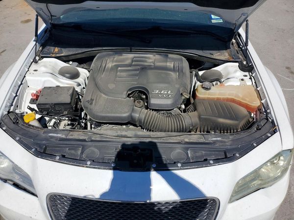 2020 CHRYSLER 300 300 Touring, Limited — Engine bay