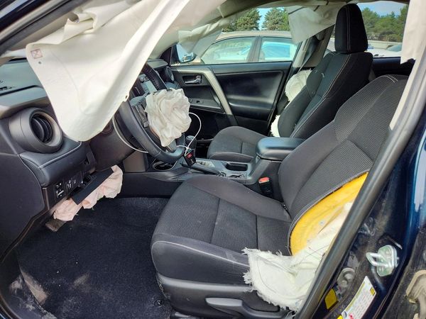 2018 TOYOTA RAV4 Adventure/XLE — DENT