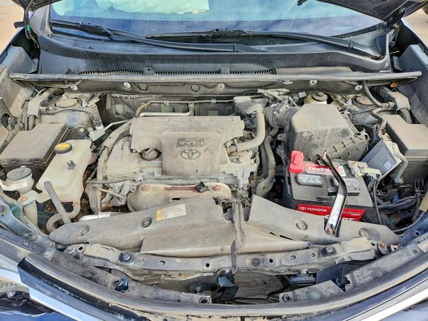 2018 TOYOTA RAV4 Adventure/XLE — Engine bay