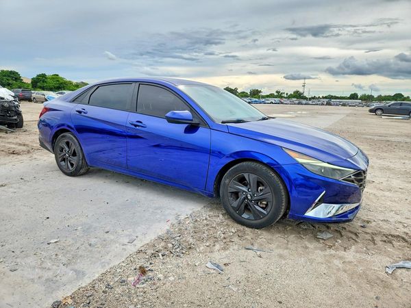 2022 HYUNDAI ELANTRA SEL — Passenger 3/4