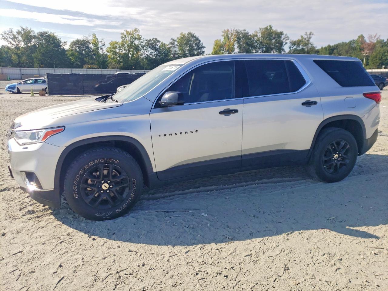 2020 CHEVROLET TRAVERSE LS — Front 3/4