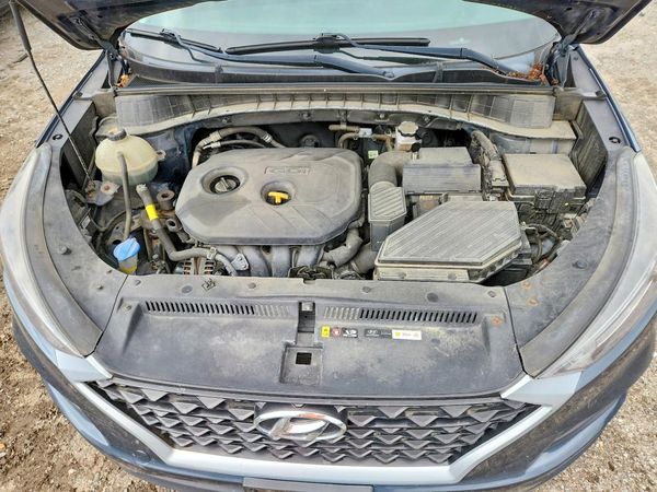 2020 HYUNDAI TUCSON — Engine bay