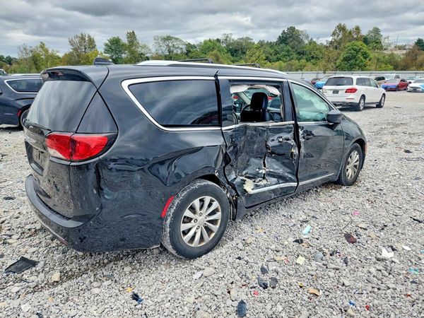 2019 CHRYSLER PACIFICA Touring L — PSRA