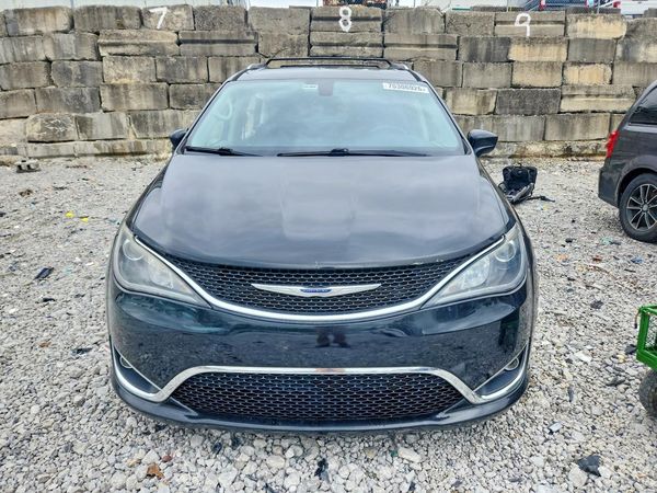 2019 CHRYSLER PACIFICA Touring L — DIRF