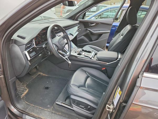 2022 AUDI Q7 quattro Premium Plus — DENT
