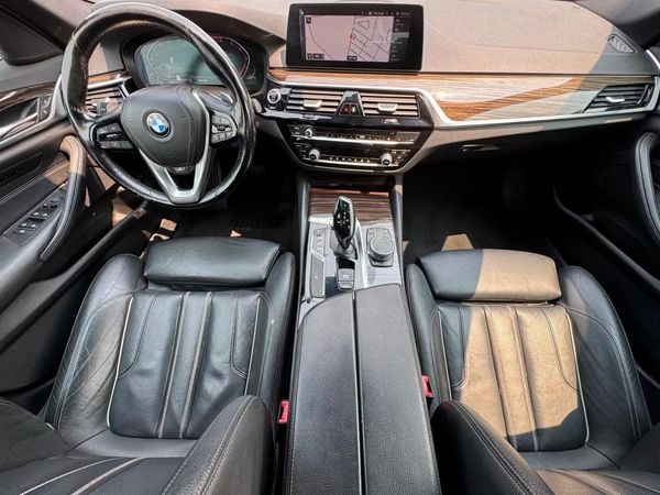 2020 BMW 530