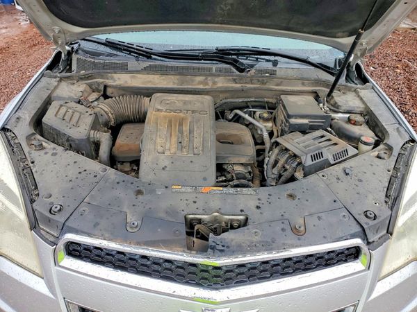 2013 CHEVROLET EQUINOX 2LT — Engine bay
