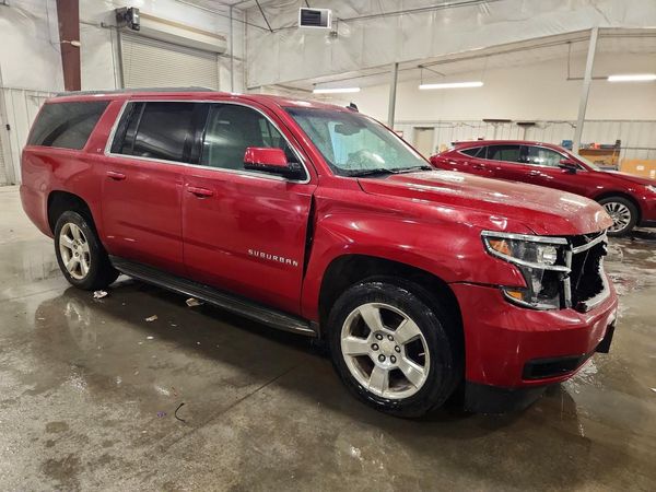 2015 CHEVROLET SUBURBAN LT — Passenger 3/4