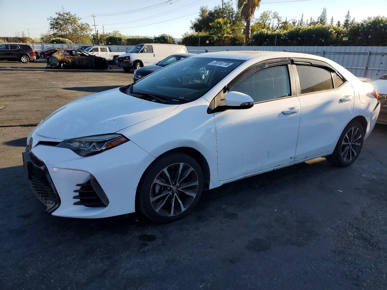 2018 TOYOTA COROLLA L/LE/SE/XLE/XSE — Front 3/4