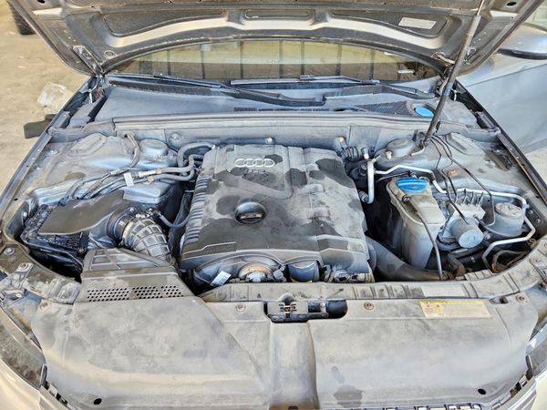 2012 AUDI A4 quattro Premium — Engine bay