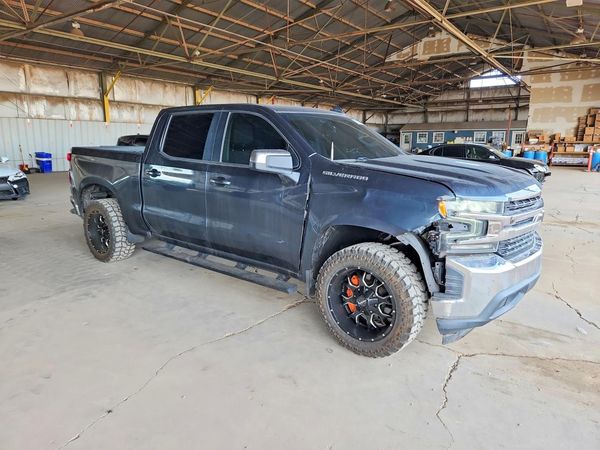 2019 CHEVROLET SILVERADO LT — Passenger 3/4