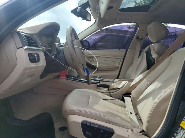 2013 BMW 3 SERIES xDrive SA — DENT