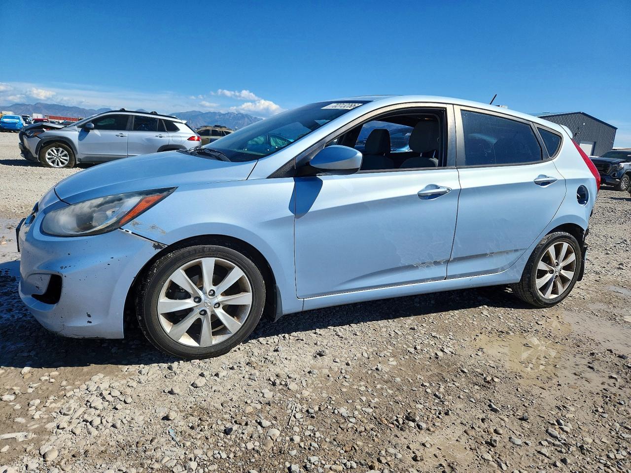 2012 HYUNDAI ACCENT GLS (Middle grade) — Front 3/4