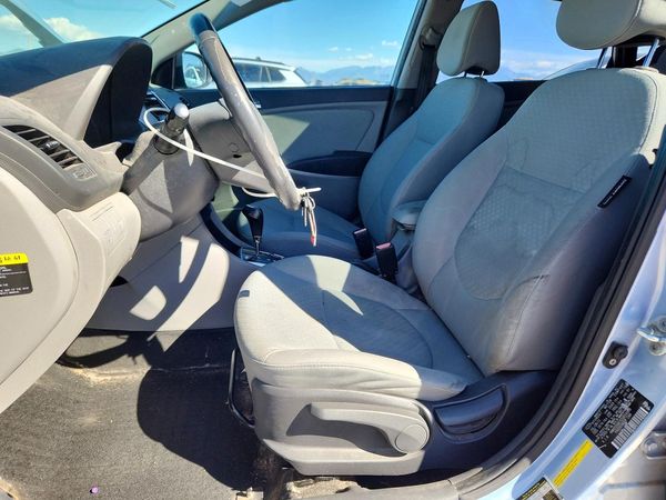 2012 HYUNDAI ACCENT GLS (Middle grade) — DENT