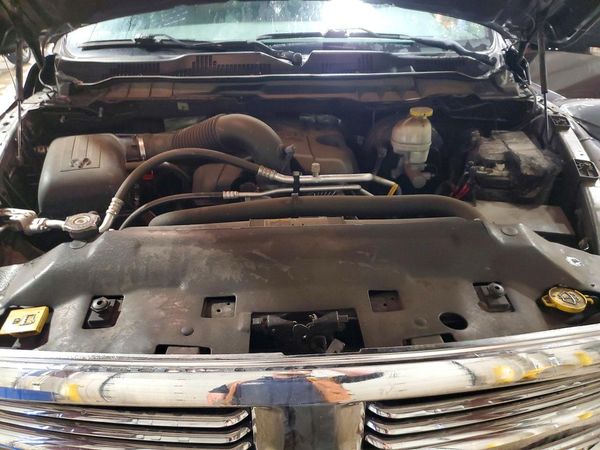 2017 RAM 1500 SLT — Engine bay