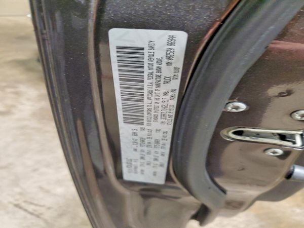 2017 RAM 1500 SLT — VINS