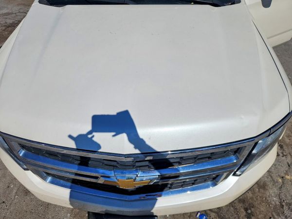 2015 CHEVROLET SUBURBAN LT — Engine bay