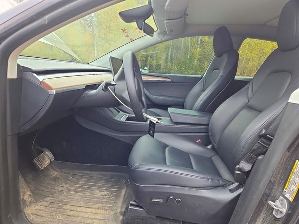2024 TESLA MODEL Y — DENT