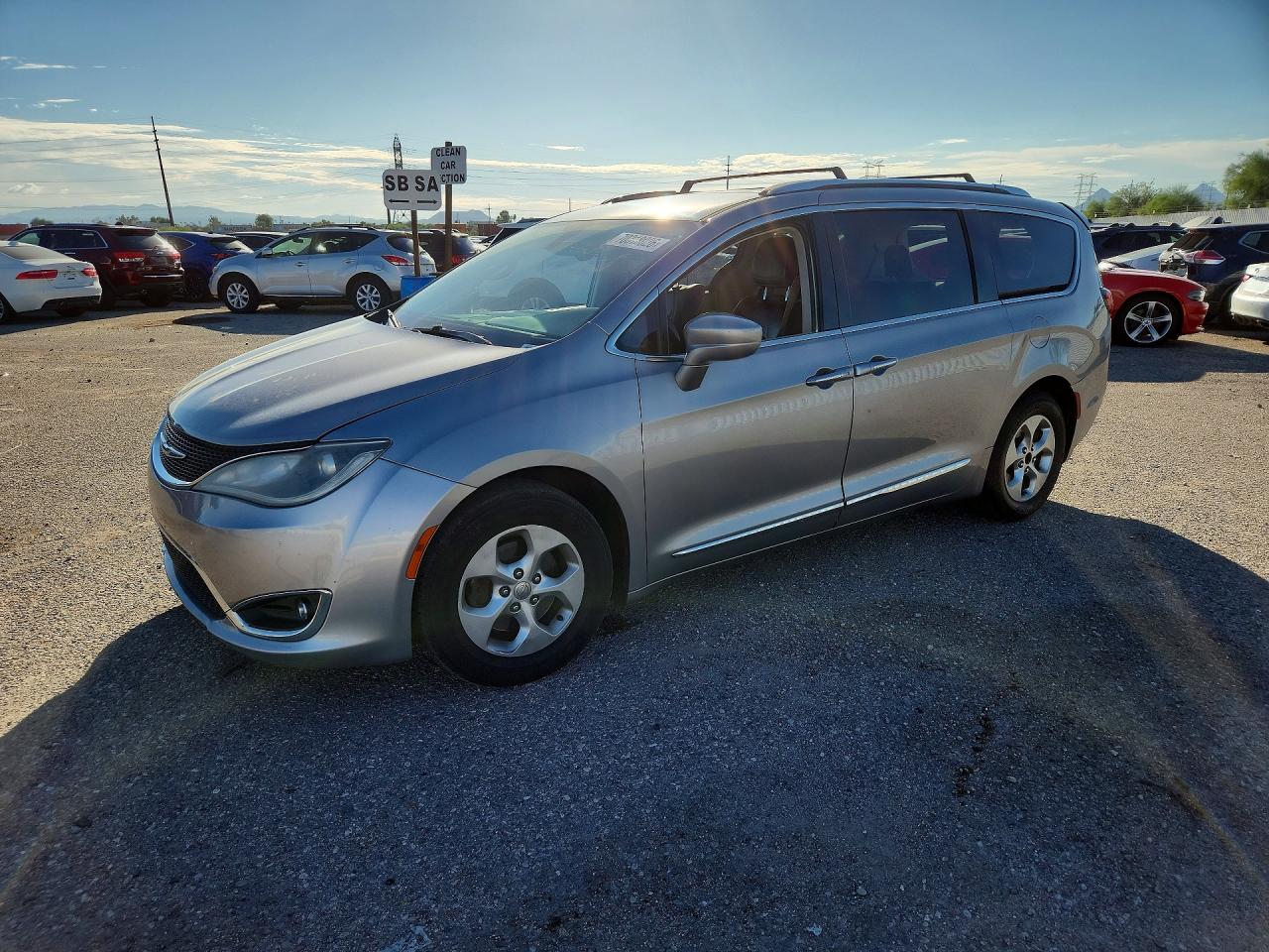 2017 CHRYSLER PACIFICA Touring L Plus — Front 3/4