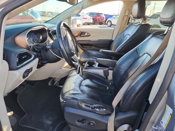 2017 CHRYSLER PACIFICA Touring L Plus — DENT