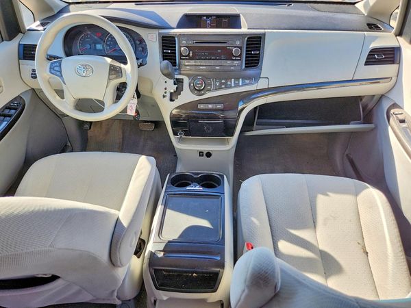 2013 TOYOTA SIENNA — CKPT