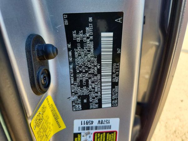 2013 TOYOTA SIENNA — VINS