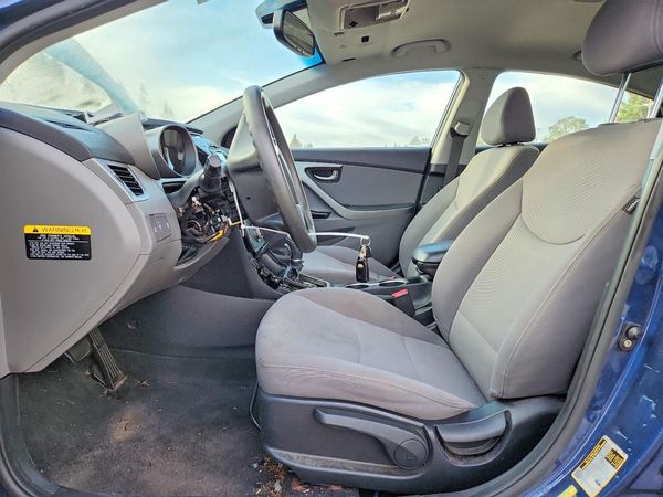 2016 HYUNDAI ELANTRA — DENT