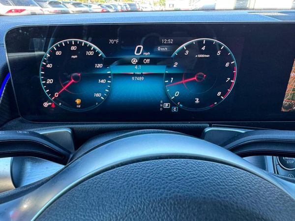 2022 MERCEDES-BENZ GLB GLB250