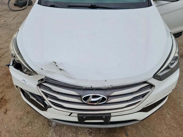 2018 HYUNDAI SANTA FE Sport Base — Engine bay