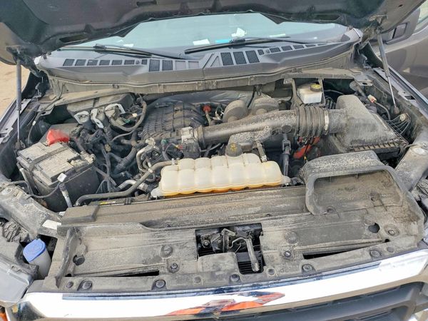 2023 FORD F150 SuperCab — Engine bay