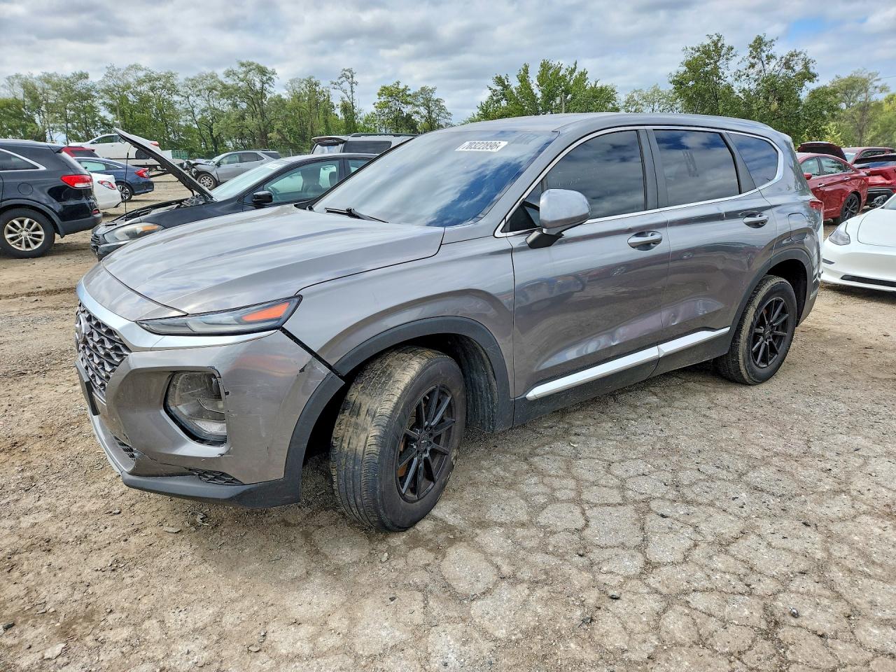 2019 HYUNDAI SANTA FE SE — Front 3/4