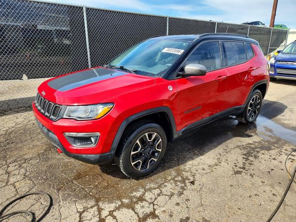 2020 JEEP COMPASS Trailhawk — Front 3/4