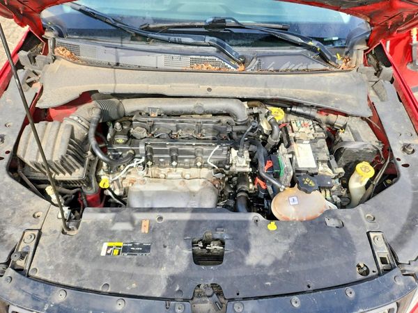 2020 JEEP COMPASS Trailhawk — Engine bay