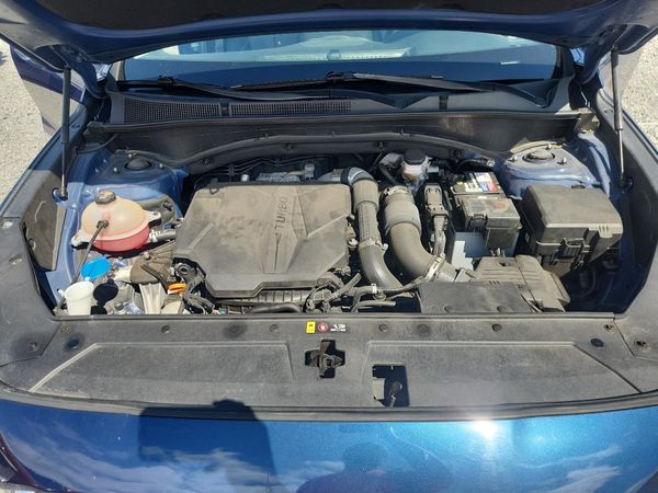 2021 HYUNDAI SANTA FE Limited — Engine bay