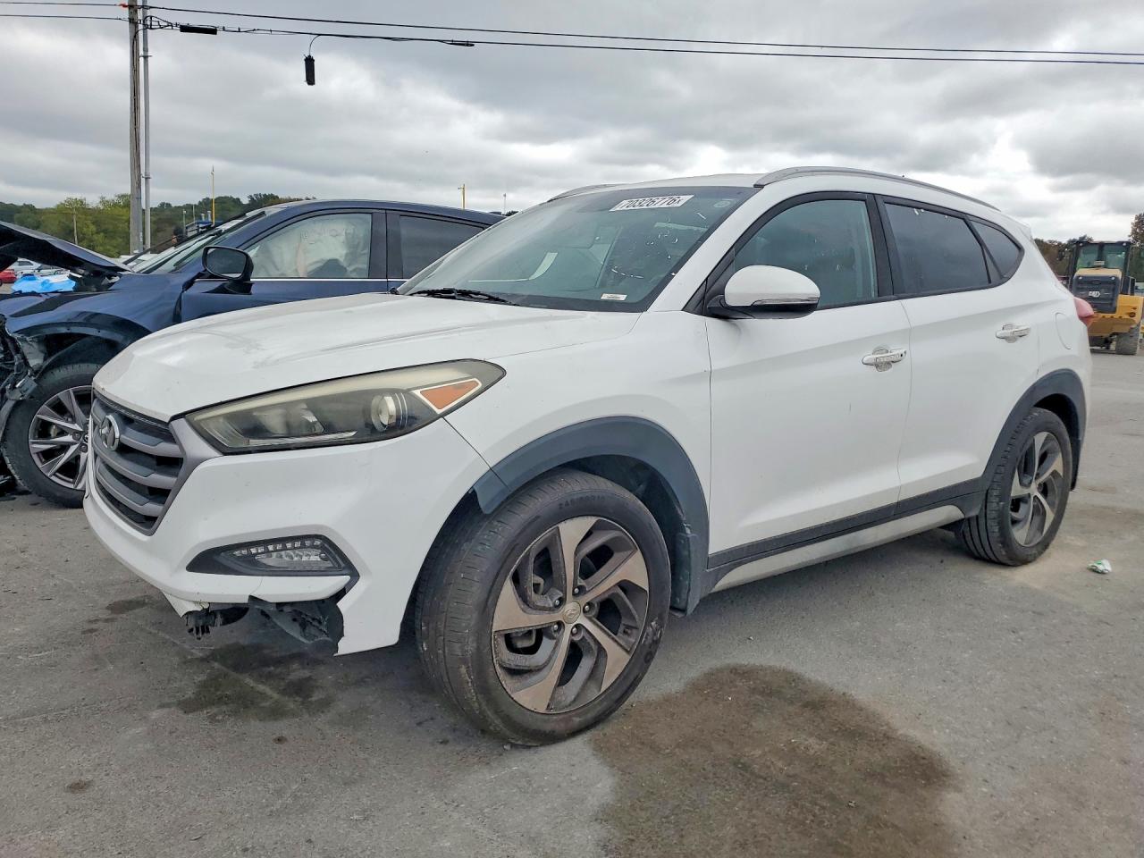 2017 HYUNDAI TUCSON — Front 3/4