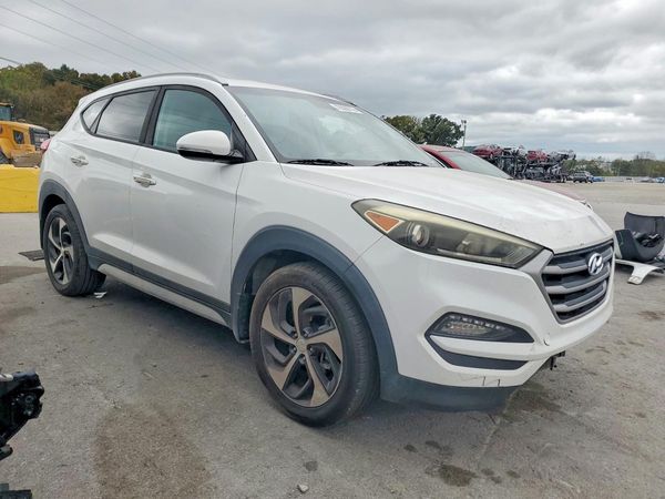 2017 HYUNDAI TUCSON — Passenger 3/4