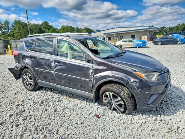 2017 TOYOTA RAV4 LE — Passenger 3/4