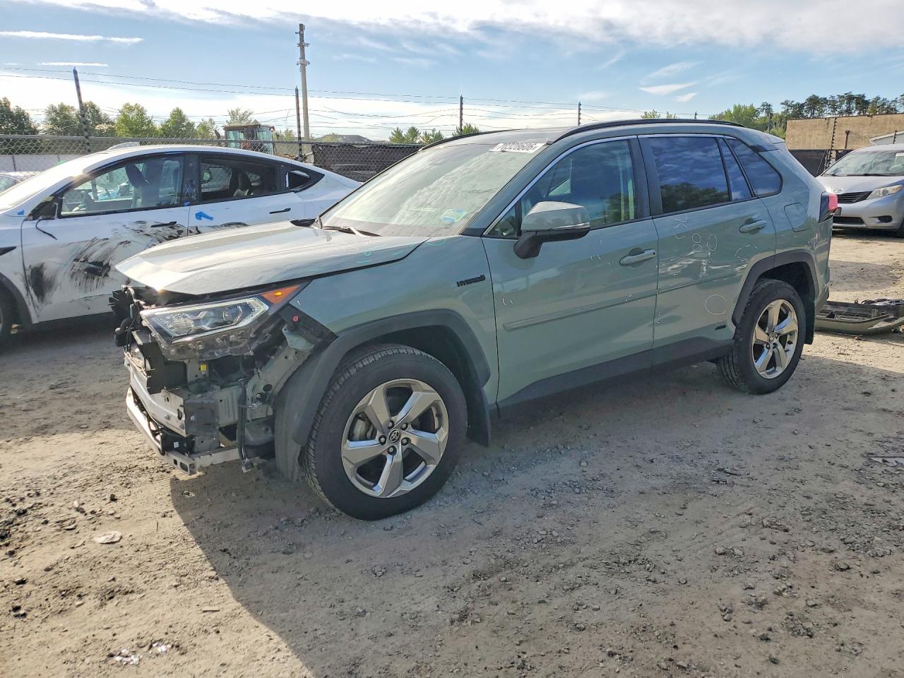 2021 TOYOTA RAV4 XLE Premium HV — Front 3/4